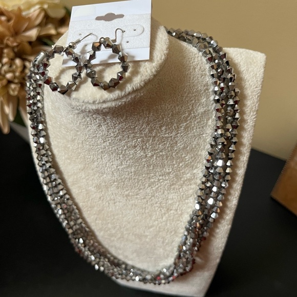 Vintage Sparkling Silver Beaded Necklace with Matching Dangle Earrings Fashion - Picture 10 of 10